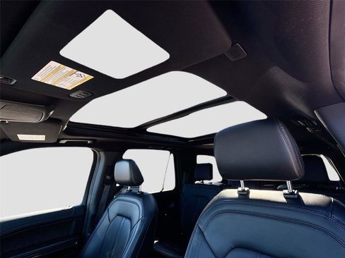 Used 2021 Ford Expedition Limited image 18