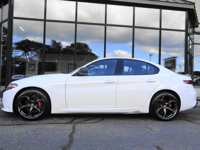 Used 2022 Alfa Romeo Giulia Ti AWD/4WD image 8