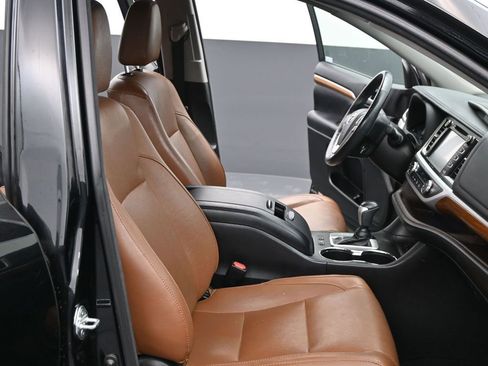 Used 2018 Toyota Highlander Limited Platinum image 34