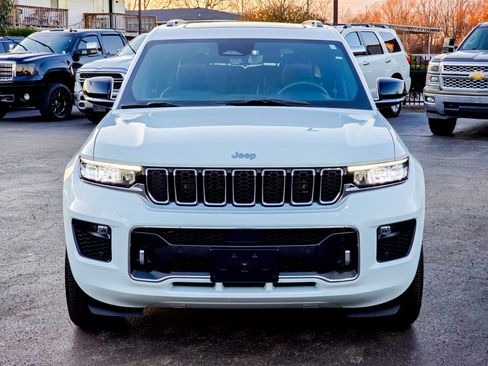 Used 2025 Jeep Grand Cherokee L Overland w/ Luxury Tech Group IV image 4