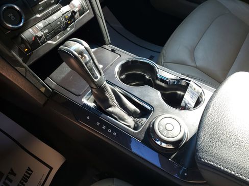 Used 2016 Ford Explorer XLT w/ Equipment Group 202A image 27