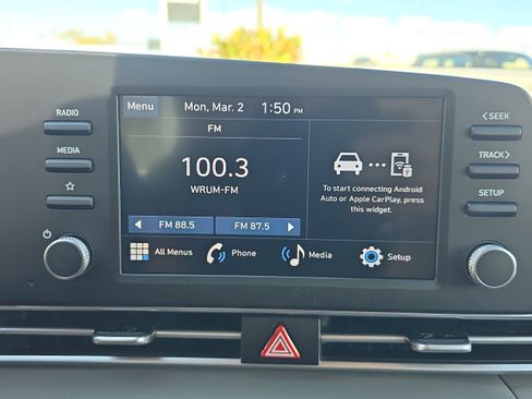 Used 2024 Hyundai Elantra SE image 16