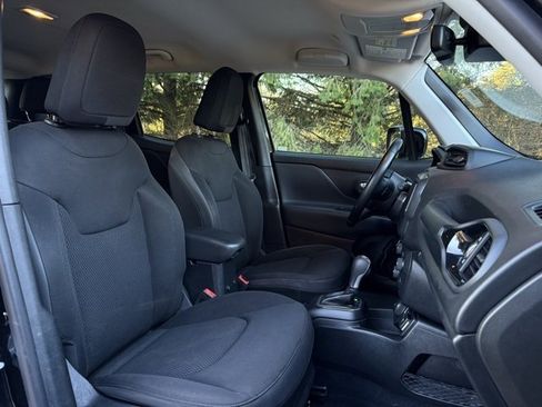 Used 2018 Jeep Renegade Altitude image 24