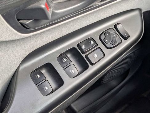 Used 2022 Hyundai Kona SE FWD image 20
