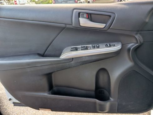 Used 2012 Toyota Camry SE FWD image 27