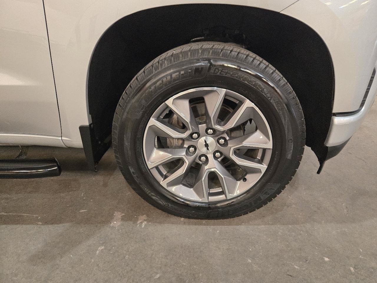 Used 2019 Chevrolet Silverado 1500 RST AWD/4WD image 27