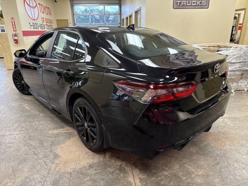 Used 2023 Toyota Camry SE FWD image 8