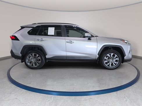Used 2025 Toyota RAV4 XLE Premium AWD/4WD image 5