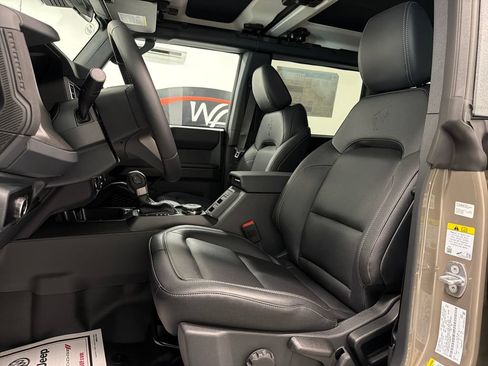 New 2026 Ford Bronco Badlands w/ Sasquatch Package AWD/4WD image 15