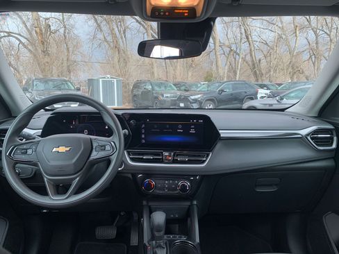 Used 2025 Chevrolet TrailBlazer LT w/ Driver Confidence Package image 31