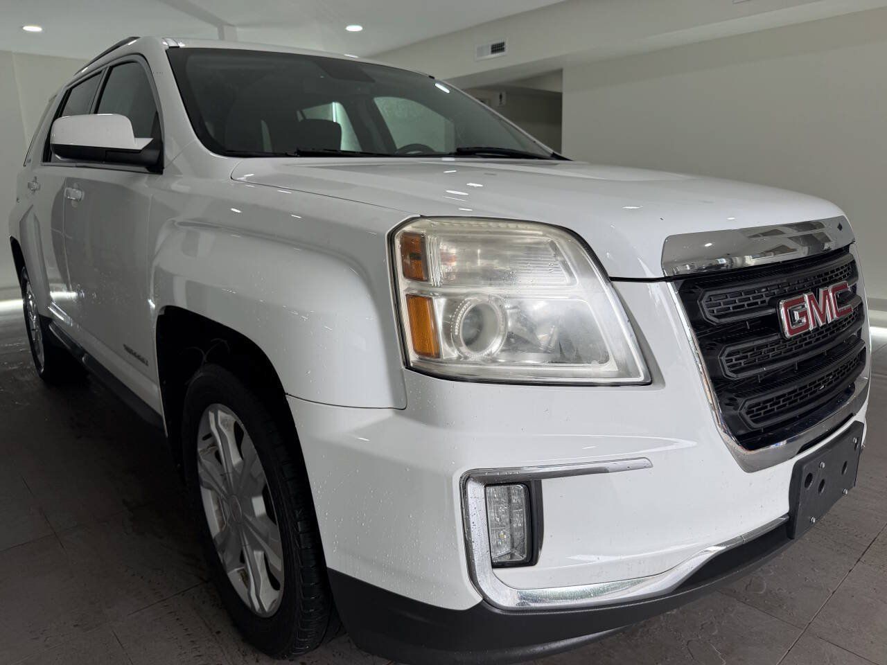 Used 2017 GMC Terrain SLE w/ Convenience Package AWD/4WD image 8