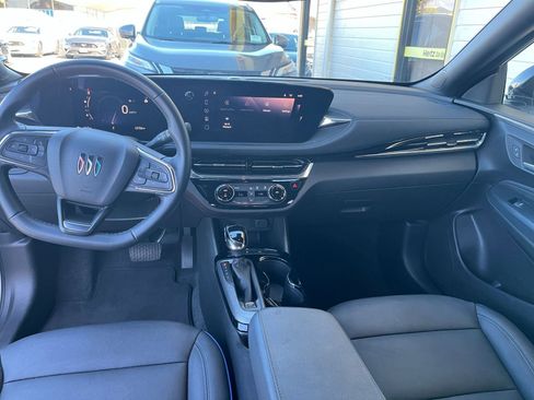 Used 2025 Buick Envista Sport Touring image 32