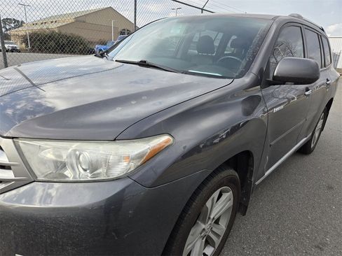 Used 2013 Toyota Highlander Limited image 9