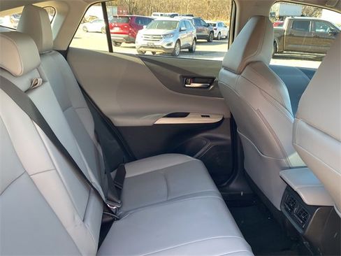 Used 2024 Toyota Venza XLE image 13
