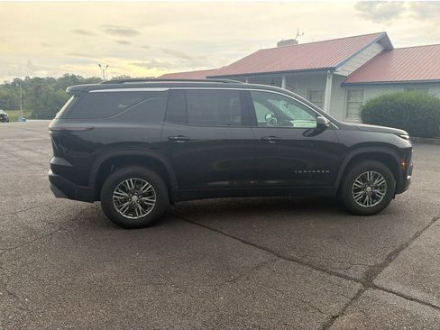Used 2026 Chevrolet Traverse LT AWD/4WD image 11
