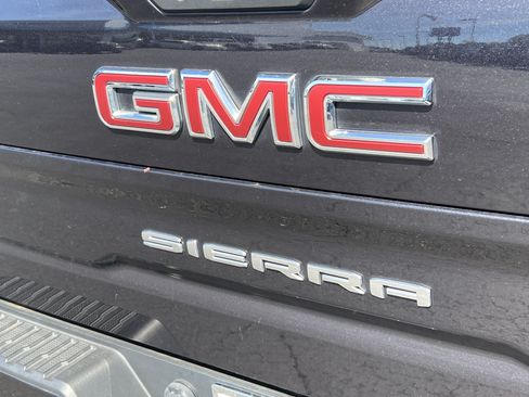 Used 2022 GMC Sierra 1500 Elevation w/ X31 Off-Road Package AWD/4WD image 8