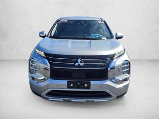 Used 2024 Mitsubishi Outlander SE video 2