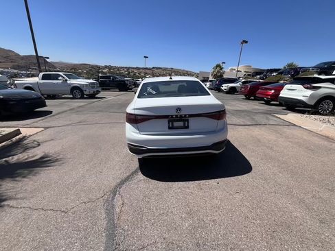 Used 2025 Volkswagen Jetta Sport FWD image 4