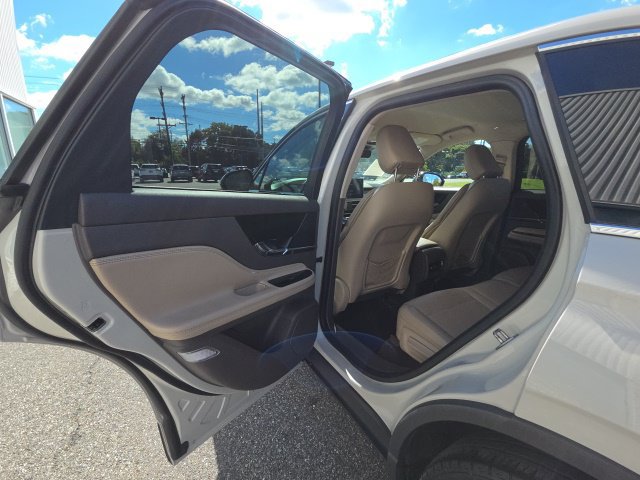Used 2024 Lincoln Corsair AWD w/ Equipment Group 101A image 13