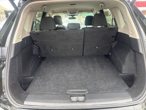 Used 2025 Nissan Rogue SV FWD image 33