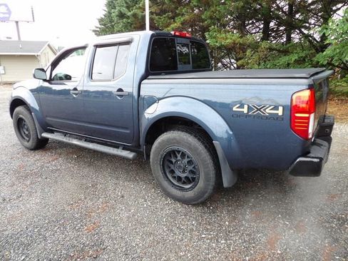 Used 2015 Nissan Frontier SV AWD/4WD image 3