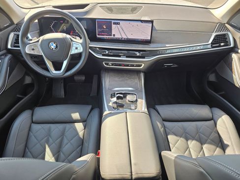 Used 2026 BMW X7 xDrive40i AWD/4WD image 9