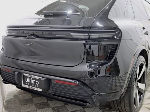 Used 2025 Porsche Macan Turbo Electric AWD/4WD image 14
