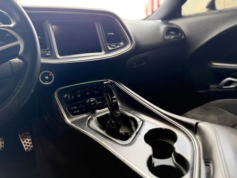 Used 2015 Dodge Challenger R/T Scat Pack w/ Leather Interior Group RWD image 26