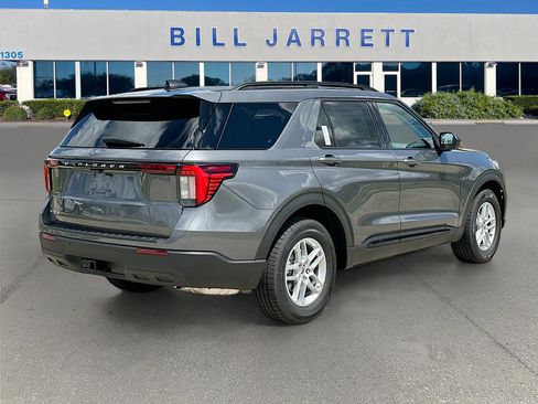 New 2026 Ford Explorer Active RWD image 4