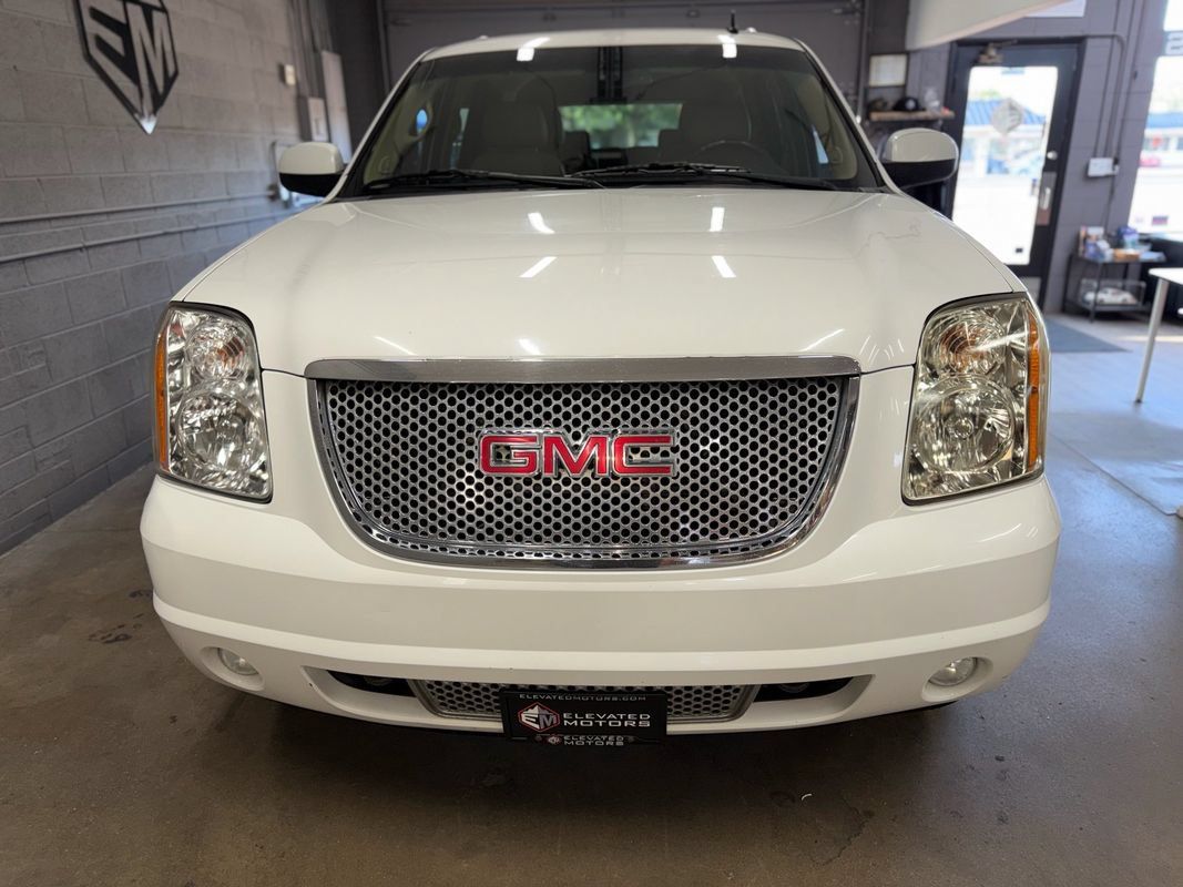 Used 2012 GMC Yukon Denali AWD/4WD image 3