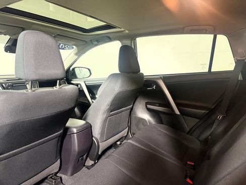 Used 2018 Toyota RAV4 XLE AWD/4WD image 22