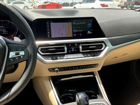 Used 2021 BMW 330i Sedan w/ Premium Package image 11