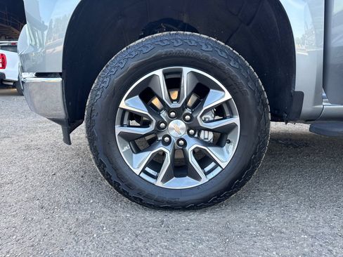 Used 2025 Chevrolet Silverado 1500 LT AWD/4WD image 27