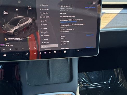 Used 2025 Tesla Model Y Long Range AWD/4WD image 4