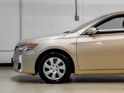 Used 2011 Toyota Camry LE w/ Fleet Convenience Pkg FWD image 16