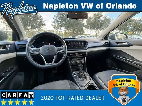 Used 2022 Volkswagen Taos SE image 18