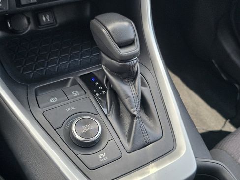 Certified 2019 Toyota RAV4 XLE w/ Convenience Package AWD/4WD image 31