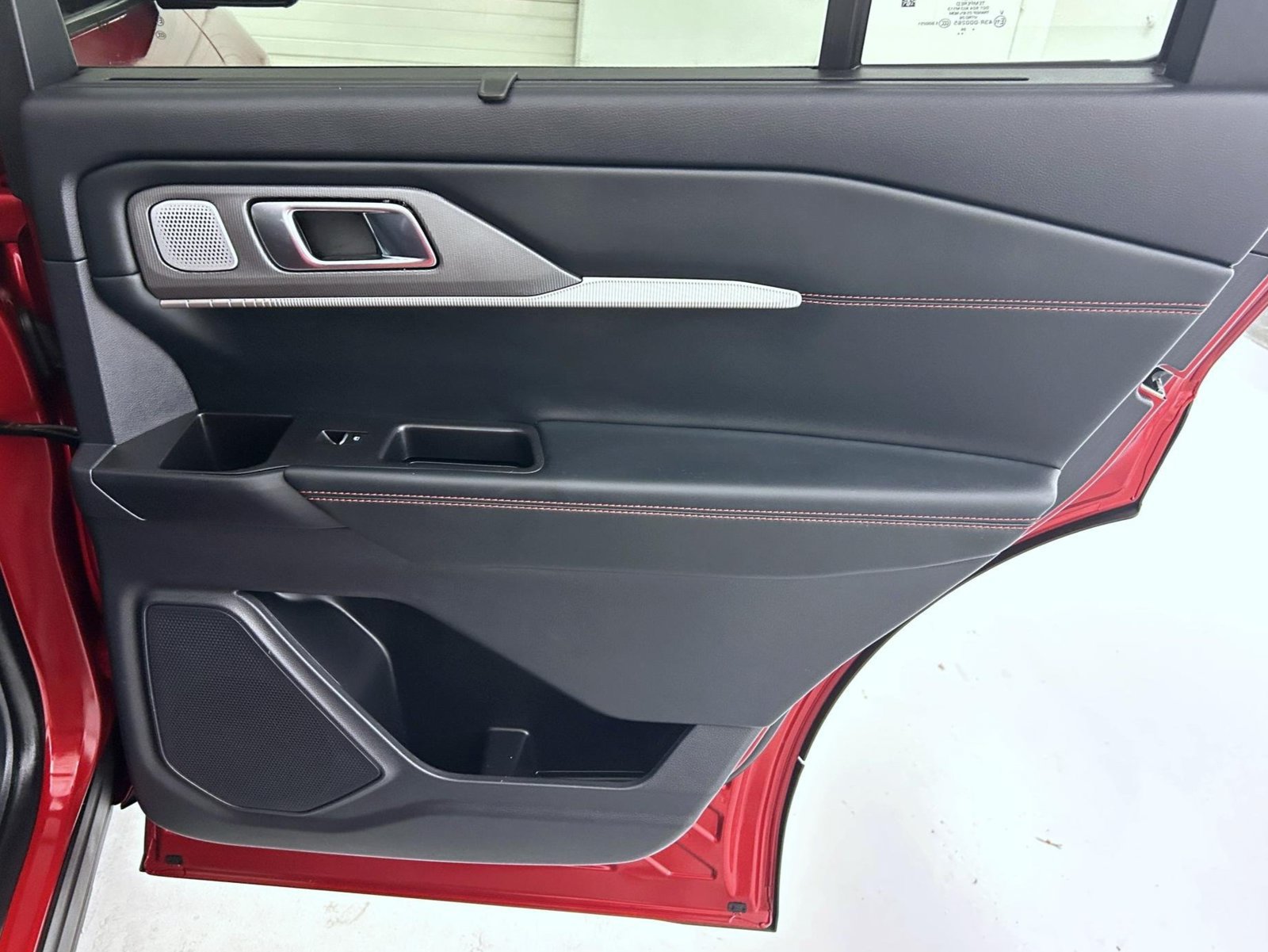 Used 2025 Ford Explorer ST AWD/4WD image 17
