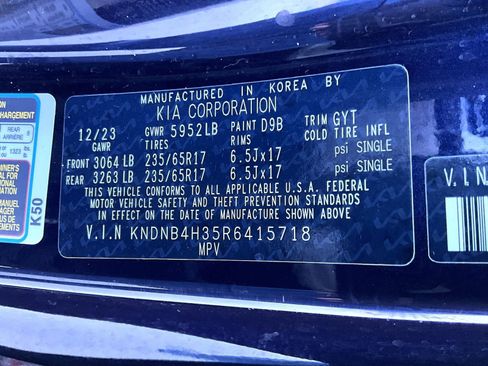 Used 2024 Kia Carnival LX image 29