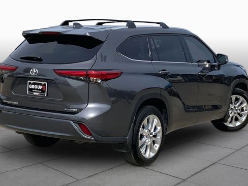 Used 2023 Toyota Highlander Limited FWD image 22