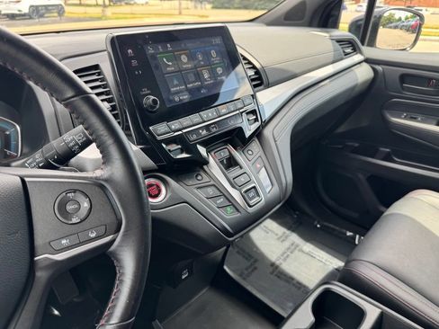 Used 2024 Honda Odyssey Sport image 19