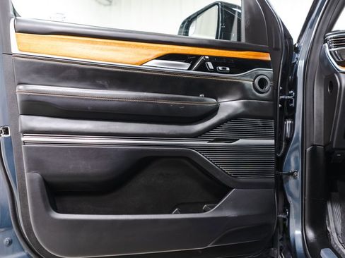 Used 2024 Jeep Grand Wagoneer L Series III image 25