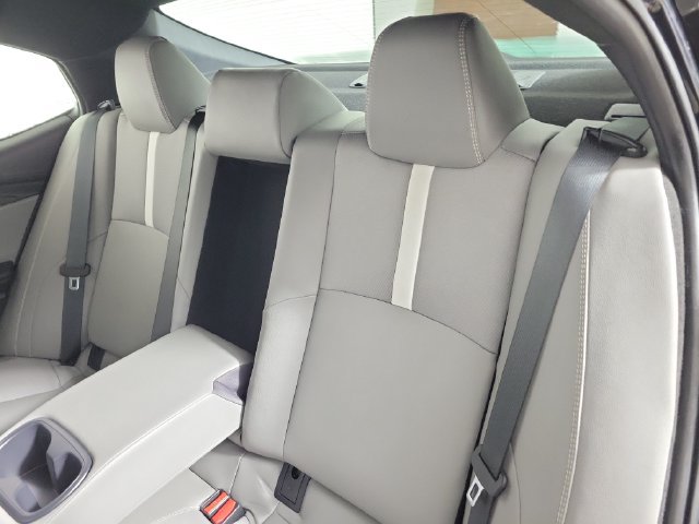 Used 2025 Toyota Camry SE w/ Convenience Package FWD image 12