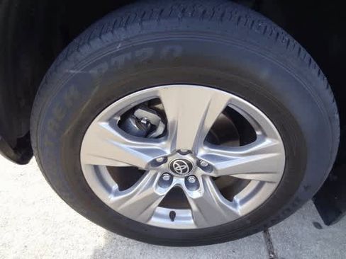 Used 2023 Toyota RAV4 XLE image 14