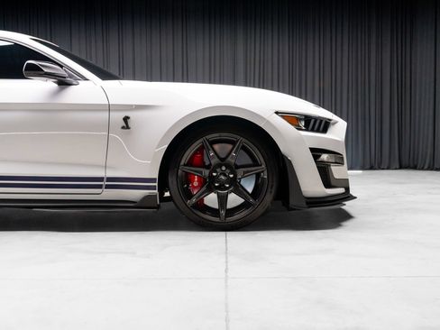 Used 2021 Ford Mustang Shelby GT500 w/ Carbon Fiber Track Pack RWD image 31