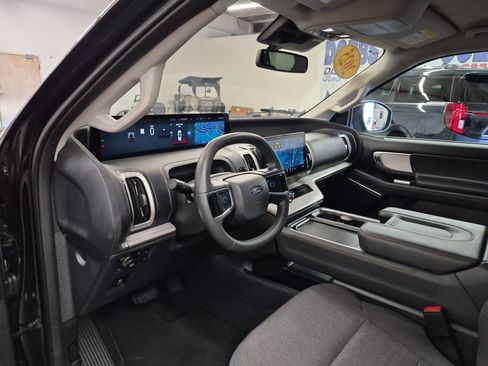 Certified 2025 Ford Expedition Max Active AWD/4WD image 13