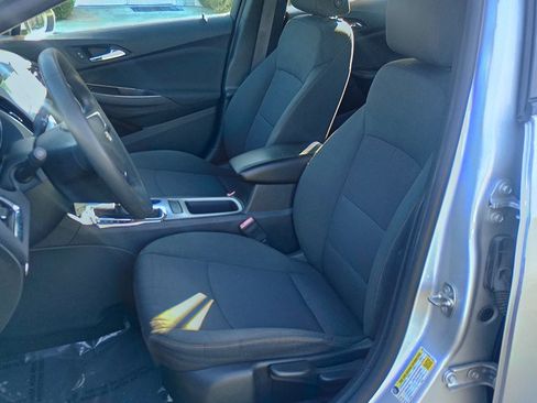 Used 2017 Chevrolet Cruze LS FWD image 15