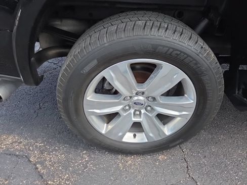 Used 2017 Ford F150 Platinum w/ Technology Package AWD/4WD image 9