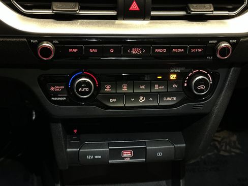 Certified 2022 Kia Niro EX Premium image 26