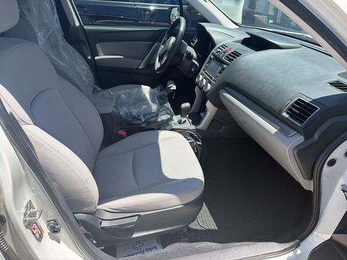 Used 2017 Subaru Forester 2.5i AWD/4WD image 11